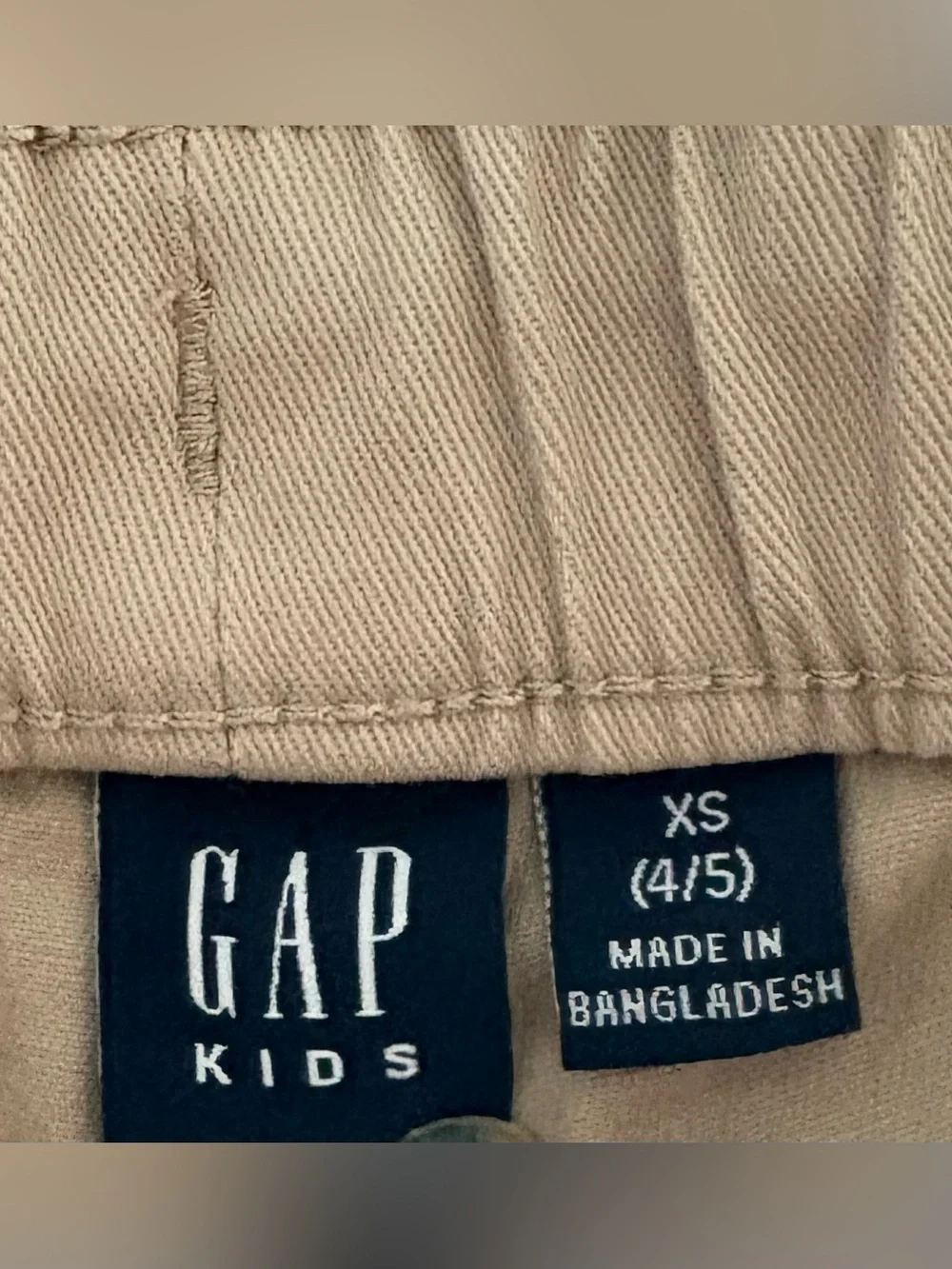 Gap Kids Casual Drawstring Jogger Pants in Beige. Boys size 4/5